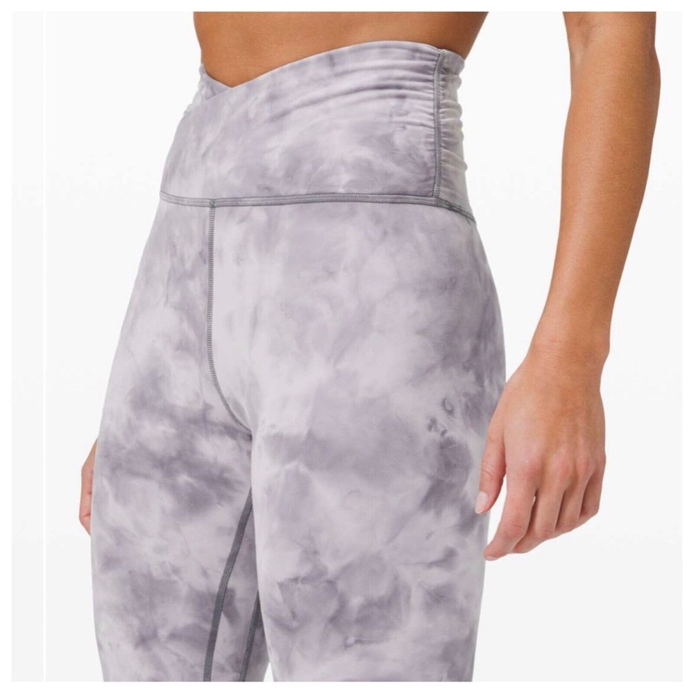 Lululemon Align 21” Crop Cross Waist size 2